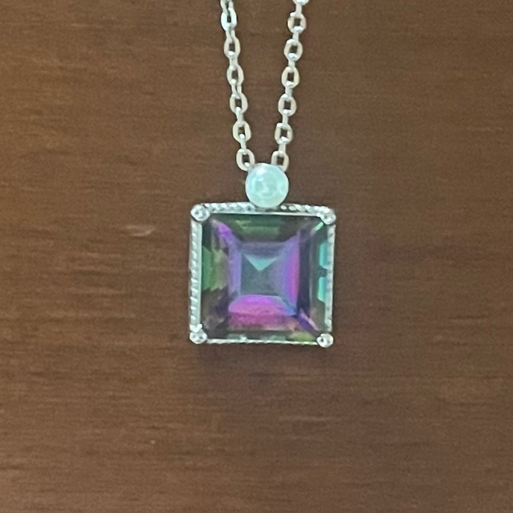 Natural Rainbow Quarts Pendant Necklace - Picture 4 of 7